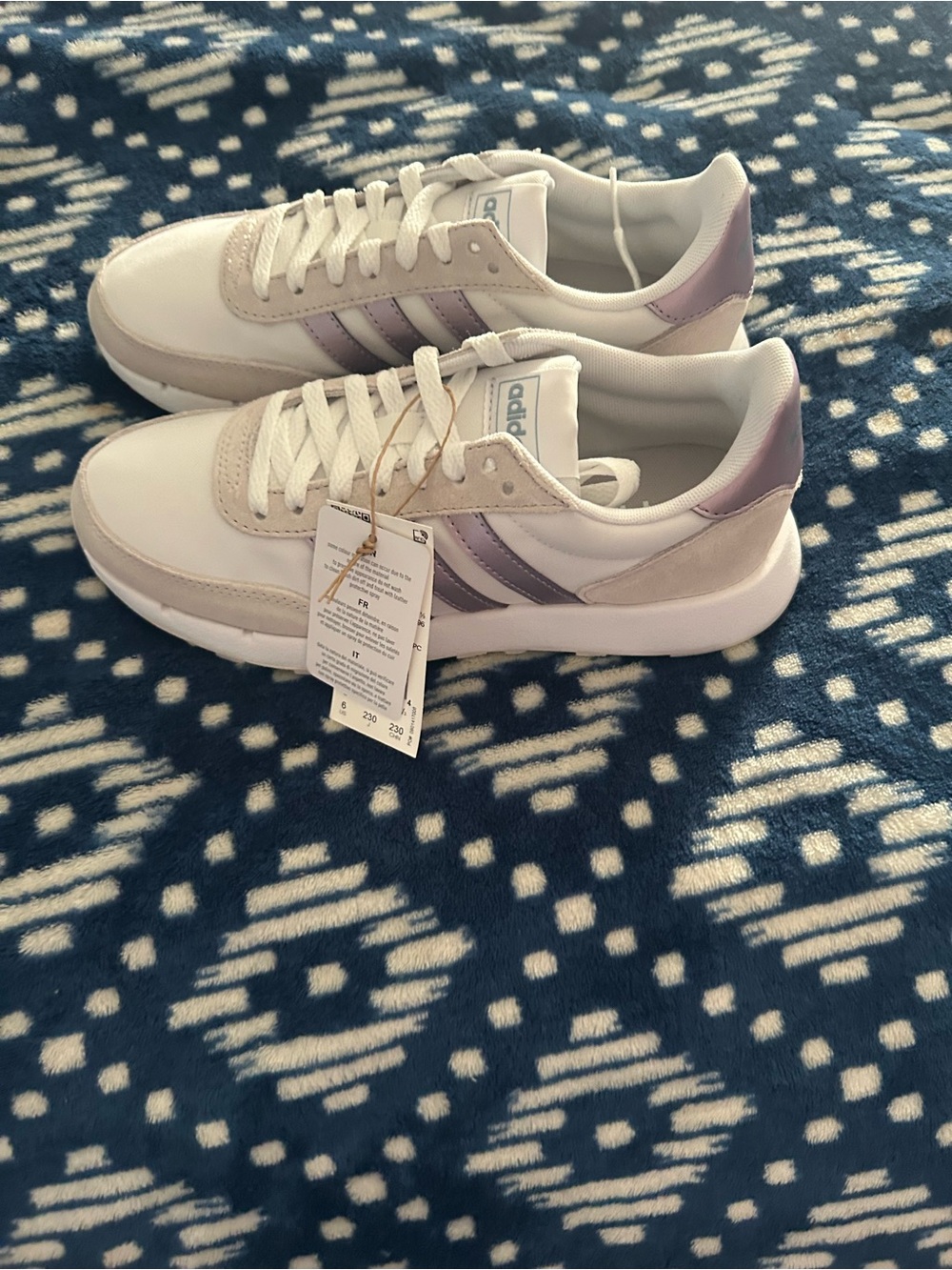 adidas Women’s White Sneakers with Light Pink Stripes - Picture 4 of 8